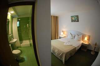 Отель Complex Bran-Brad-Bega Эфорие-Норд Стандартный двухместный номер с 1 кроватью или 2 отдельными кроватями-2